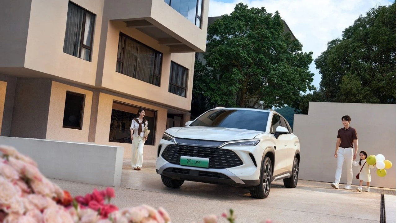 精打细算vs科技尝鲜：13万预算买比亚迪还是零跑？