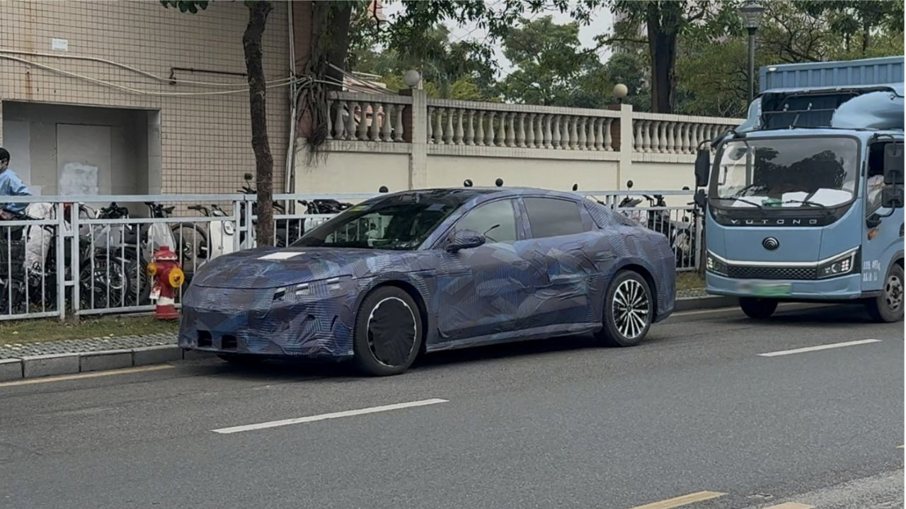 新车超17款，有新电机，比亚迪和吉利的2026大招是啥？