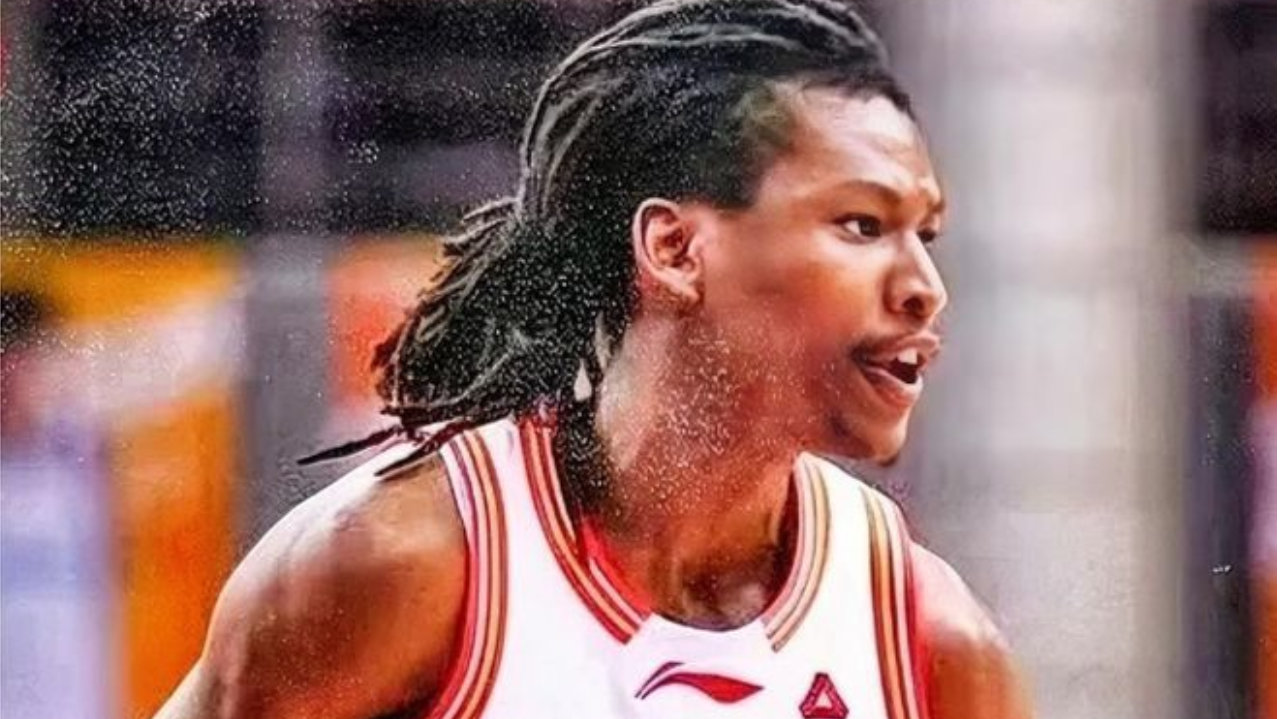 轰43分7板！展现CBA顶级水平，才23岁，球迷：郭士强快归化他