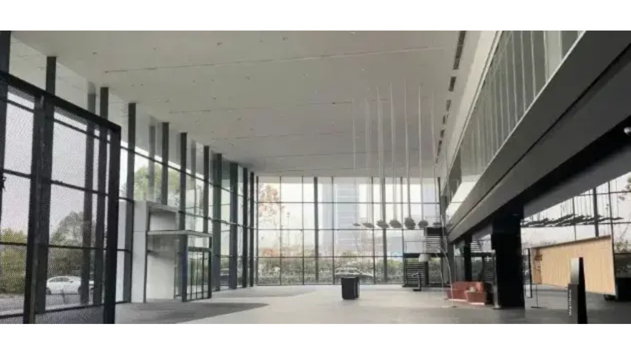 昔日华东豪车经销商巨头轰然倒下：总部人去楼空，破产管理人员进驻