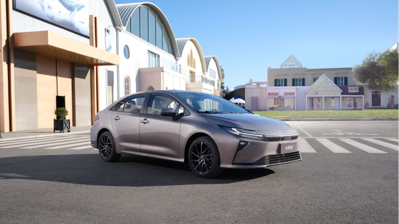 油价再涨也不怕！第五代双擎来了，卡罗拉一箱油告别加油站