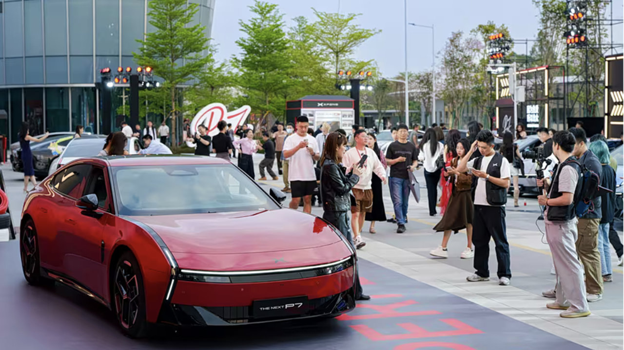 20.38万起售，小鹏P7焕新登场，智驾引领赛道升级