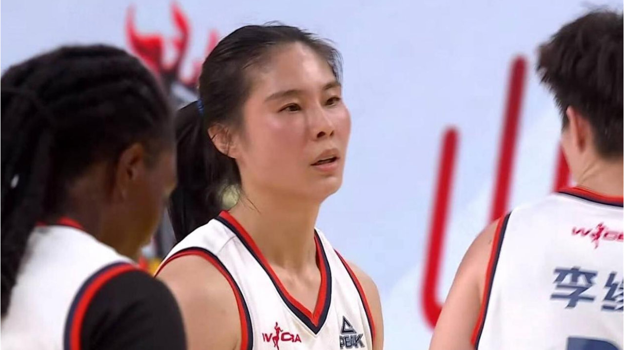 爆冷！四川女篮4年3冠，FMVP竟不是王思雨！宫鲁鸣该召她进世界杯了