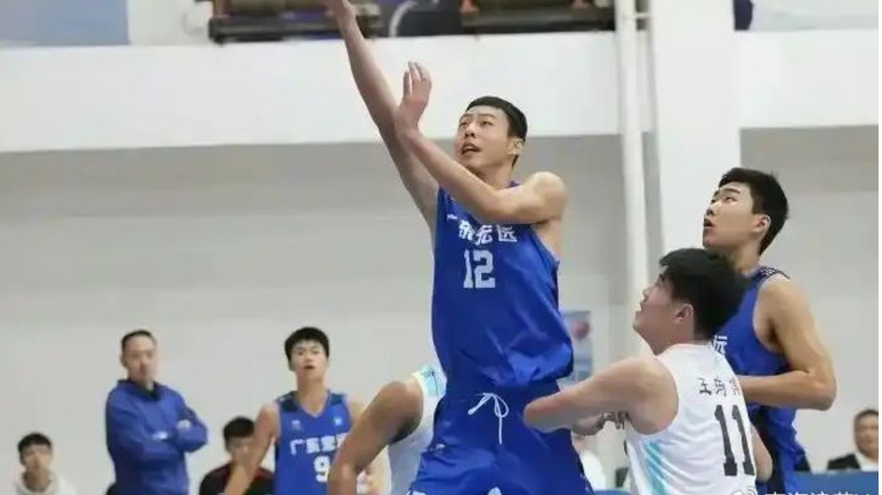 广东3消息！球票全部售罄，张明池曝离队原因，小易建联轰32+10