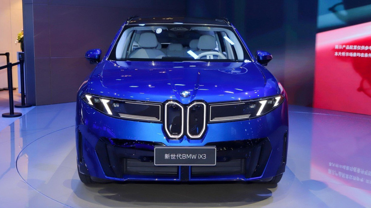 30万买德系豪华纯电SUV，奥迪E7X、奔驰GLC EV与宝马iX3咋选？