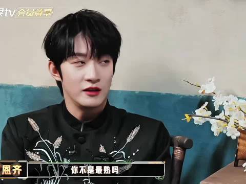 那还说啥了，手都牵上了