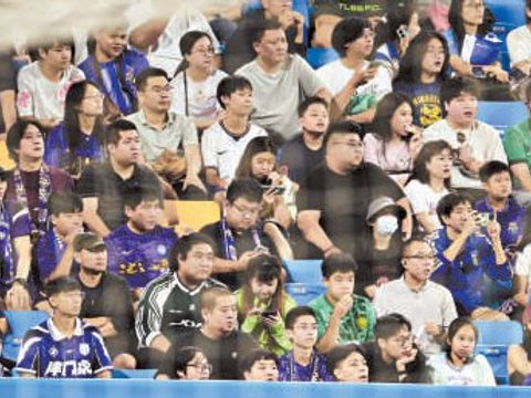 “煎饼加油，豆汁来给你助威了”