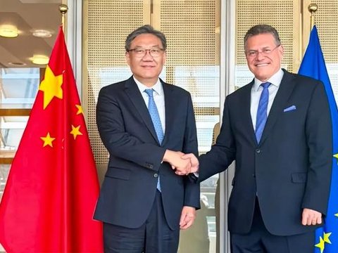 中欧刚达成16项共识，德法火速变脸，联手对华动刀，砍向中国汽车