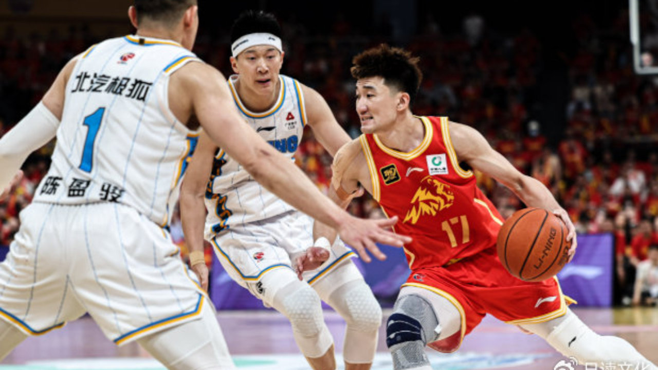 CBA常规赛，广厦男篮77-74北京男篮