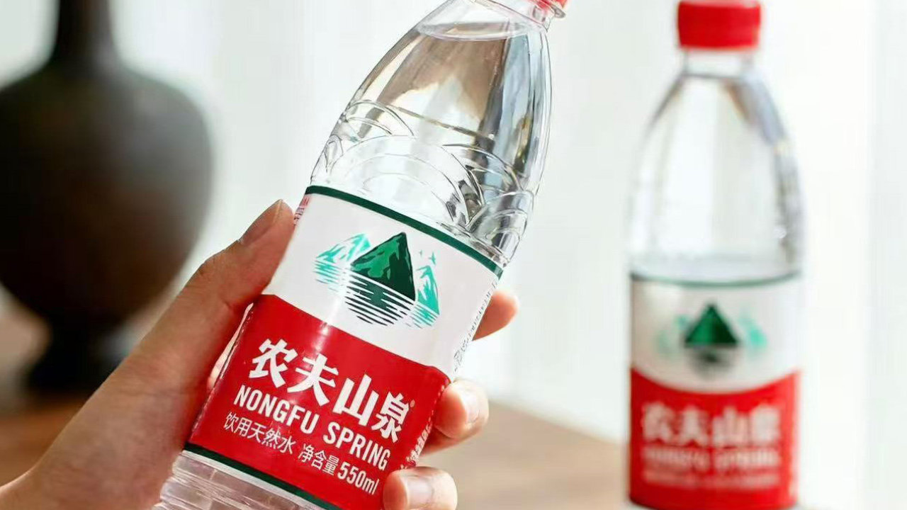 权力的游戏：从半年报看农夫山泉的中间商博弈与渠道防御