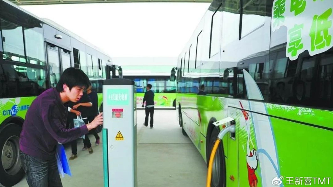 部分地区公交回归燃油？不是新能源输了，是现实给了一课