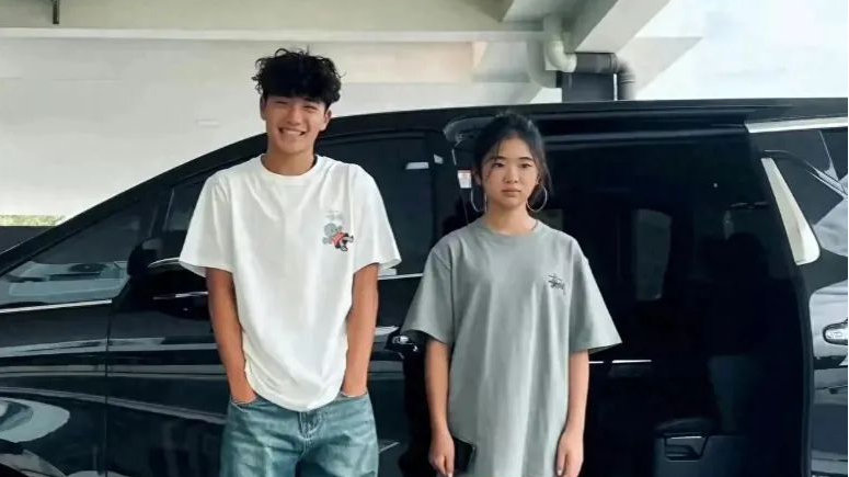 曹格女儿Grace14岁近照疯传，从“包子脸”到“初恋脸”华丽逆袭