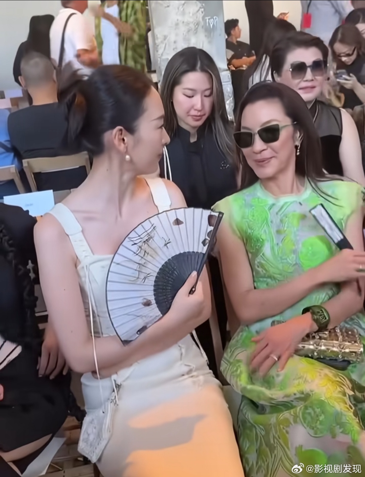 杨紫琼童瑶同框聊天被网友调侃认错人