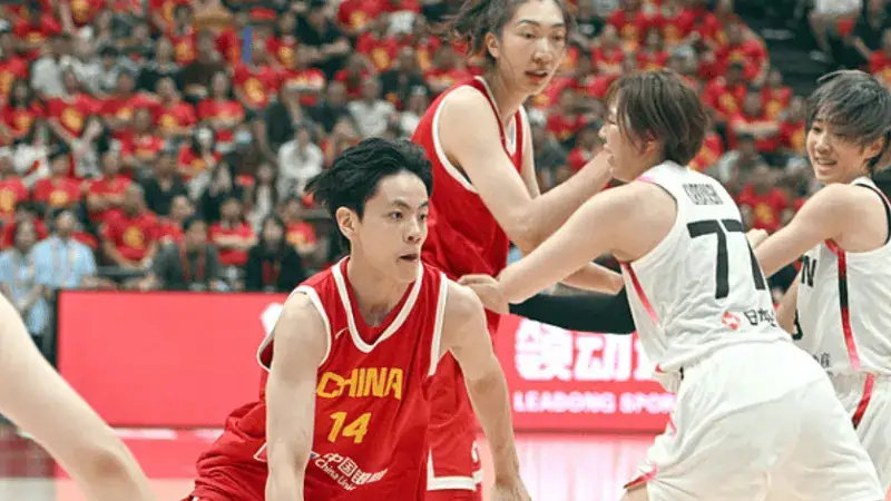 李梦离队最大受益者！郑薇一分钟都不给，却在宫鲁鸣手下打成核心后卫