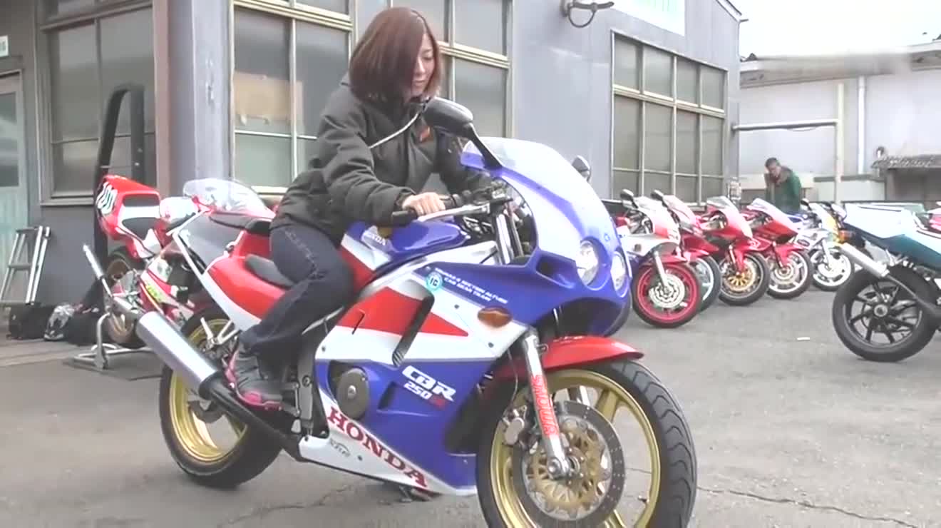 本田cbr250r中国售价,本田cbr600rr国内售价 当年火爆全球的四缸小排量1988款本田cbr250r摩托