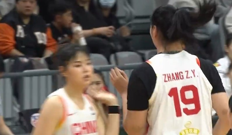 女篮“核武”小试牛刀！张子宇7中5砍11分5板 下半场获提前轮休待遇