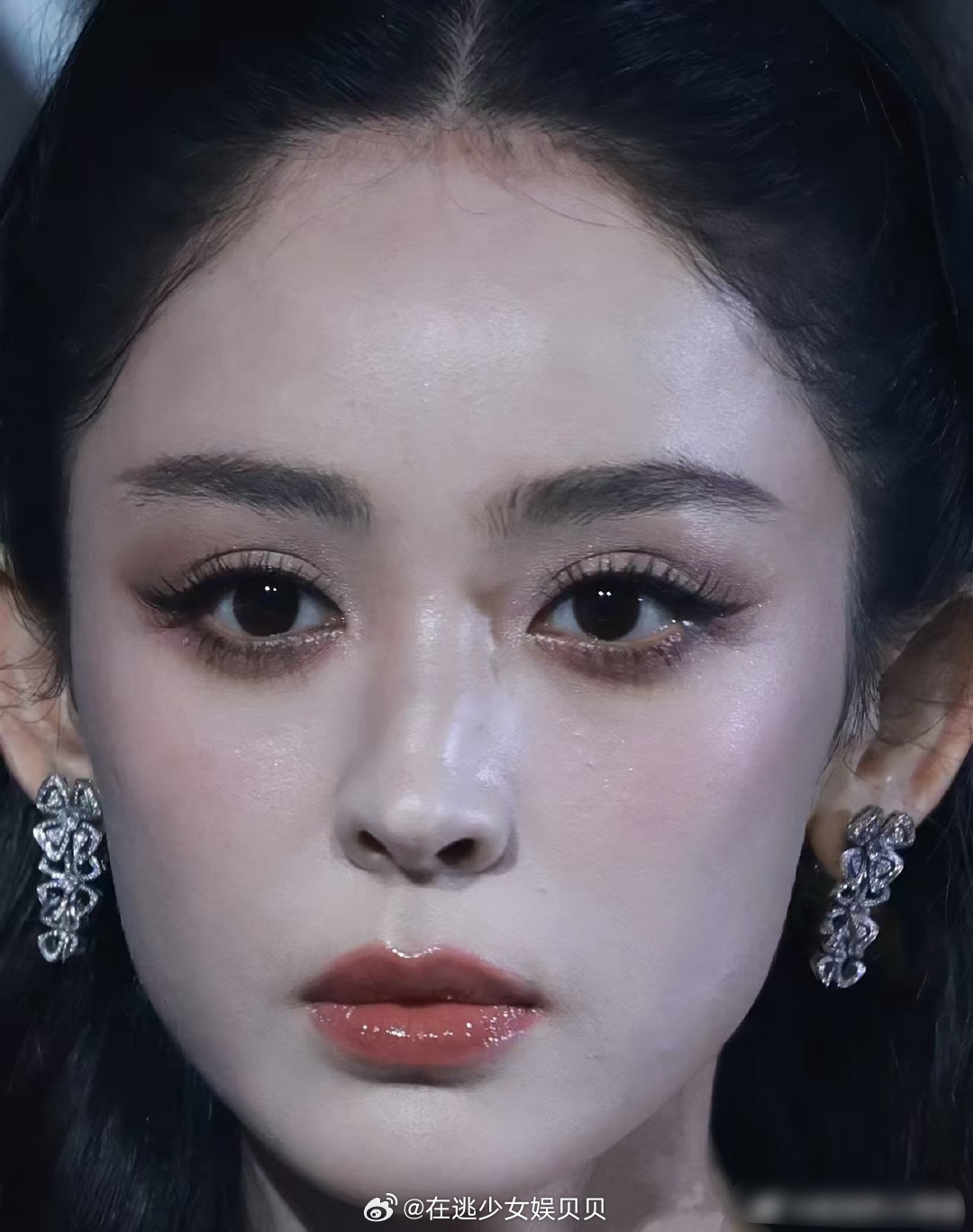 这才是现实里看到的古力娜扎，生到卡粉都看得见