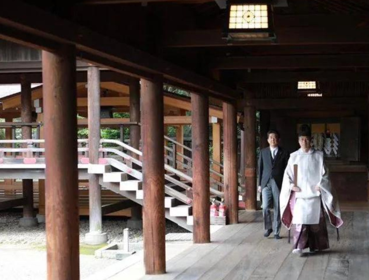 安倍晋三遭枪击已无生命体征,一文回顾日本史上最长久首相任内得失休闲区蓝鸢梦想 - Www.slyday.coM 安倍晋三遭枪击已无生命体征,一文回顾日本史上最长久首相任内得失休闲区蓝鸢梦想 - Www.slyday.coM