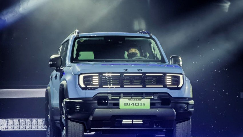 北京越野BJ40增程17.98万开卖！搭载享界同款增程系统，最远能跑1200