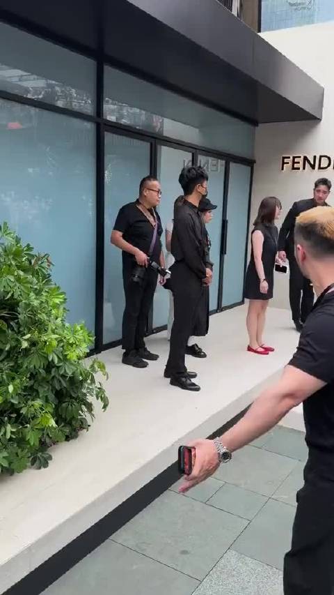 大哥今天好帅 ！