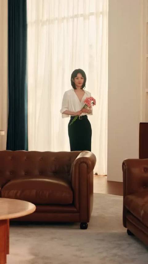 随优雅形象大使@赵丽颖 步入优雅之家，系列腕表相伴，从容笃定，绽放优雅