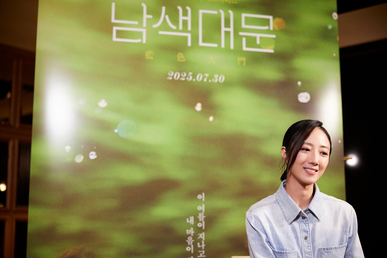 桂纶镁于8月8日和9日出席了《蓝色大门》韩国重映活动，影片正在韩国上映中