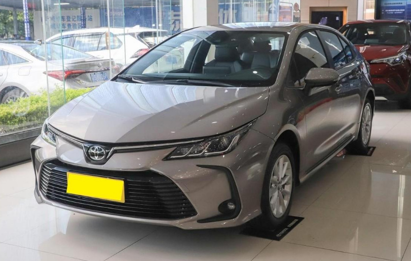 谁才是家用车无冕之王?丰田卡罗拉VS全新大众宝来