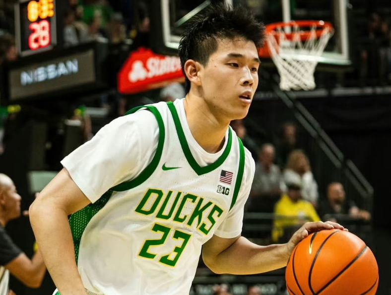 杨瀚森现场观战激励林葳？中国留洋后卫创生涯新高背后，俄勒冈大学的轮换策略迎来转机？