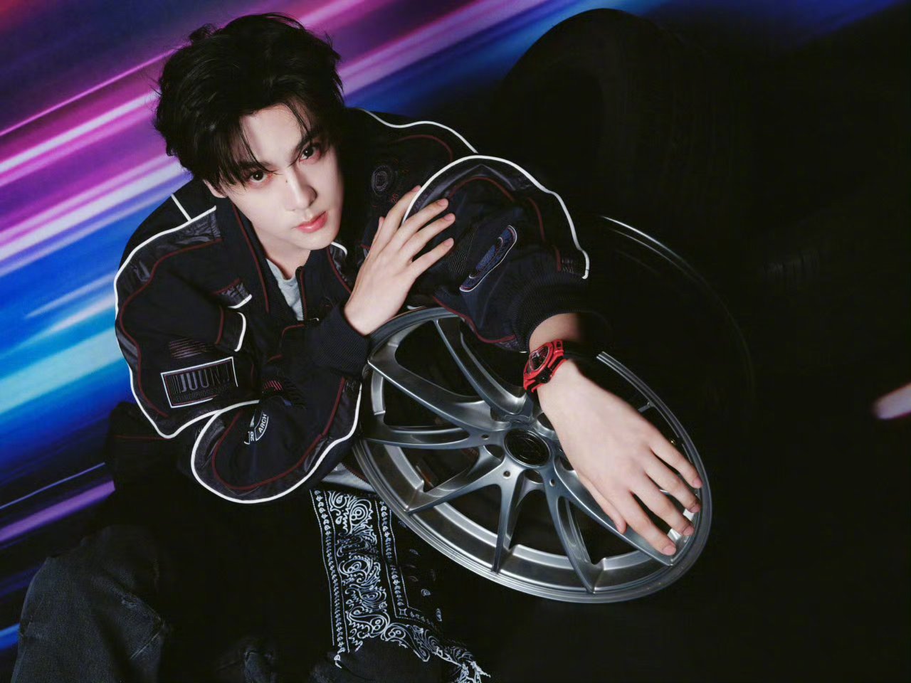 田栩宁亮相F1中国大奖赛，赛车造型惊艳全场