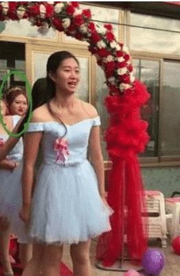 抖音婚礼现场,伴娘实力上演"抢风头",新娘:我才是主角