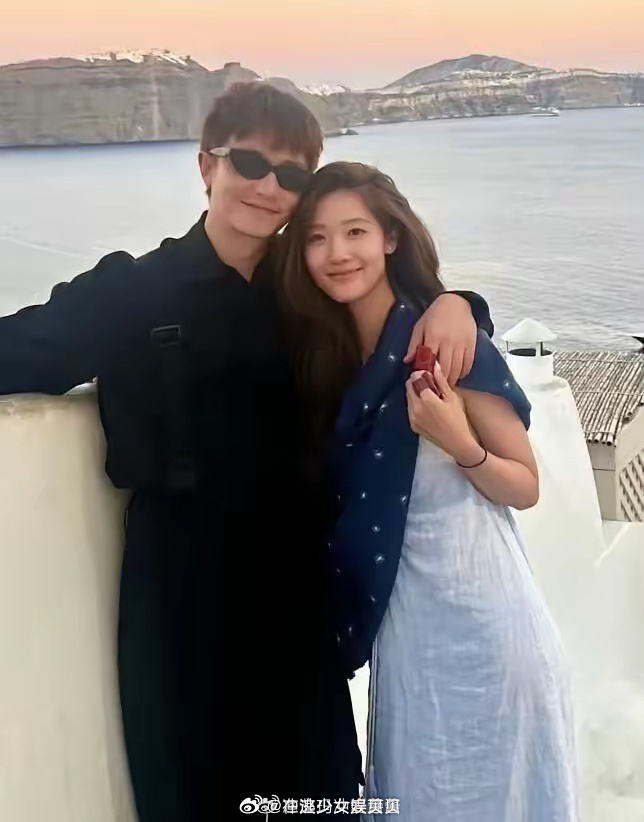 黄轩女友身份曝光，系雅思官网模特