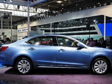 车展维权、坐车顶哭、怒砸豪车……汽车消费之痛怎么破？