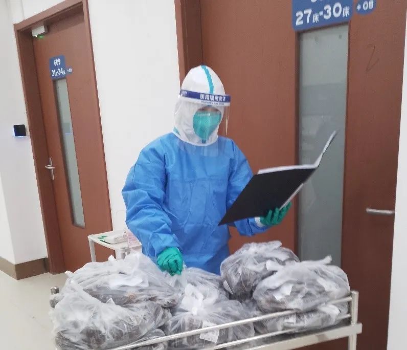 中医预防祛疫方“亮相”上海最大方舱医院休闲区蓝鸢梦想 - Www.slyday.coM 中医预防祛疫方“亮相”上海最大方舱医院休闲区蓝鸢梦想 - Www.slyday.coM