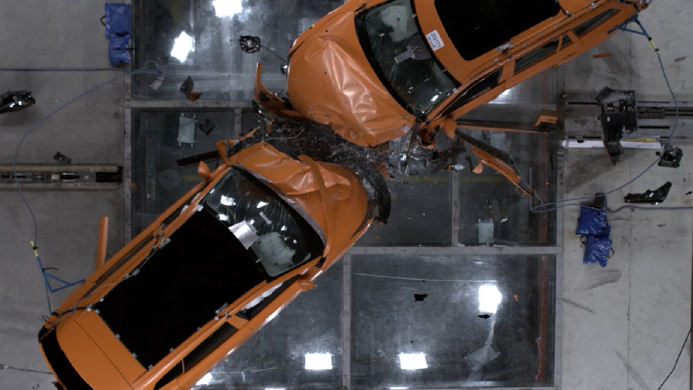 以“安全之名”，沃尔沃XC70对撞家族旗舰SUV