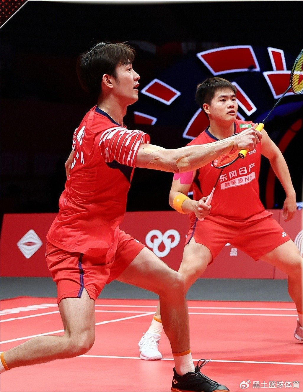 逆境翻盘展现何种竞技规律？梁伟铿/王昶总决赛逆袭模式背后，教练调整如何成为中国男双的胜负手？