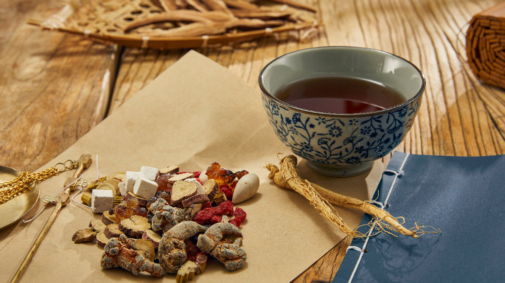 中药材补产每亩多少钱？