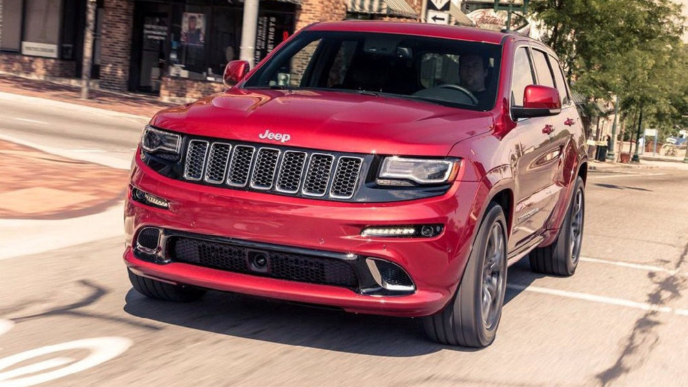 重2.36吨，零百4秒9，不信空气靠实力，大切诺基SRT