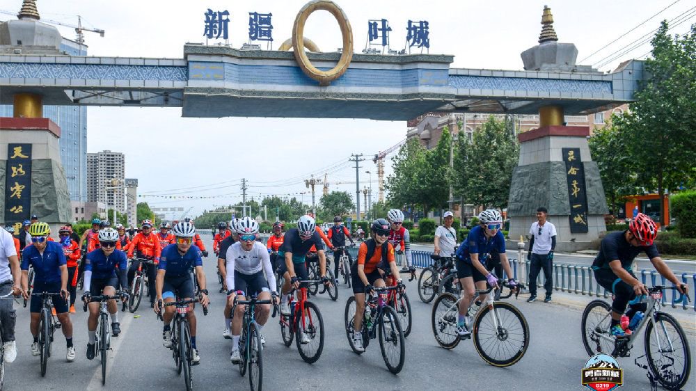 来自世界上最艰苦的公路上的自行车挑战｜2023骑闯天路G219新藏赛