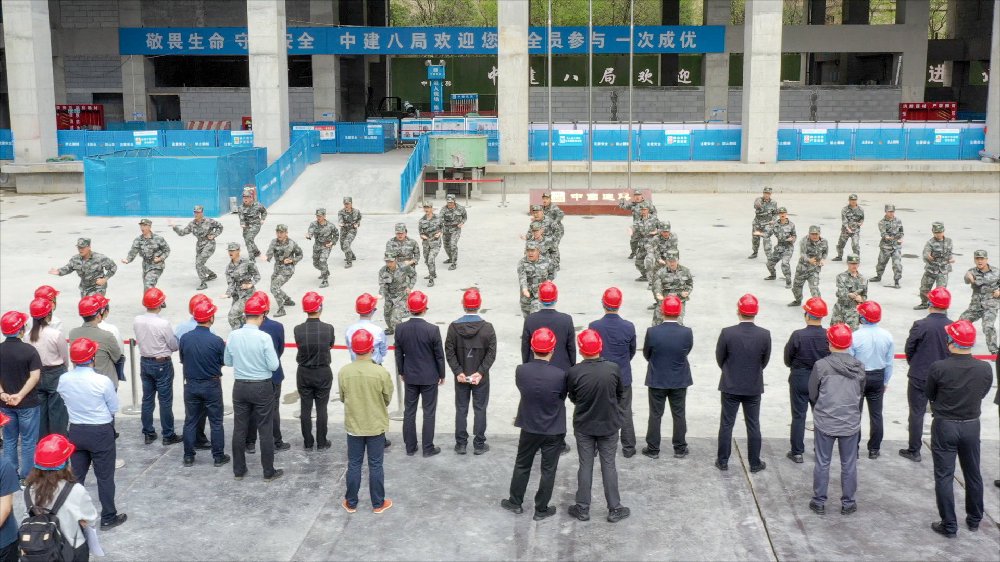 展现职工风采 西安文旅中心项目开展准军事化方阵汇演