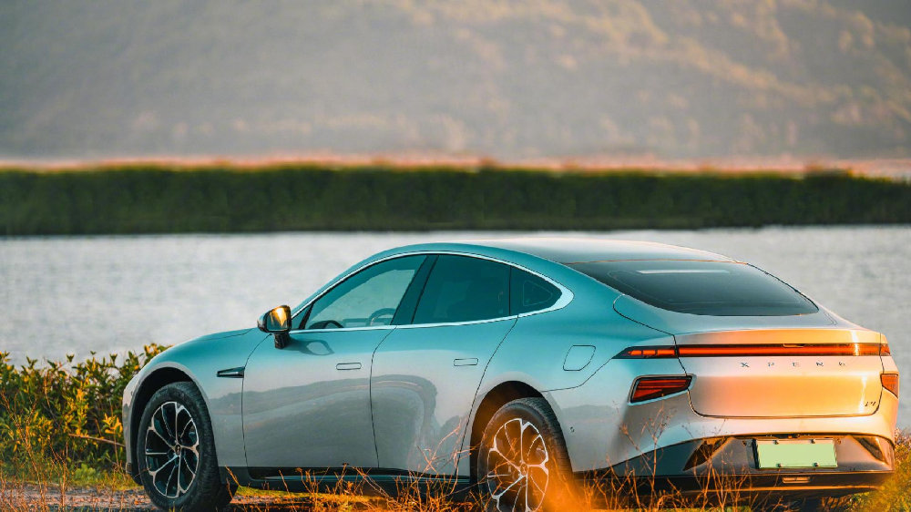 乘联分会崔东树：全国乘用车市场6月末库存344万台、库存56天