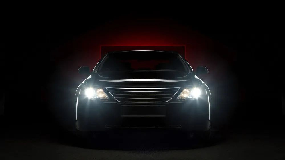 车主在这头喊贵 险企在那头喊亏  新能源车险何时破局？