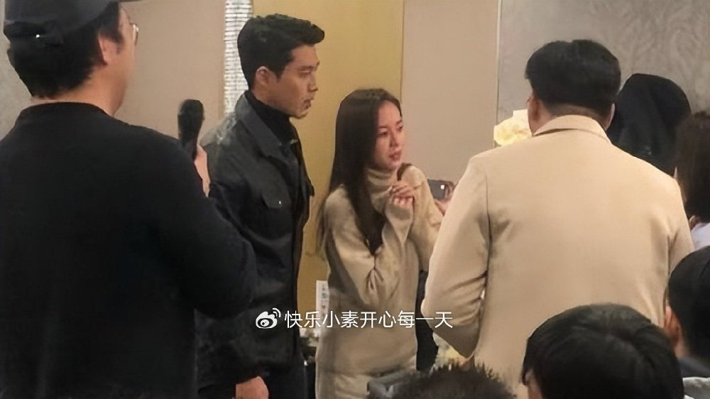 孙艺珍玄彬现身《爱的迫降》5周年感谢宴，夫妻晒绘画甜蜜又暖心