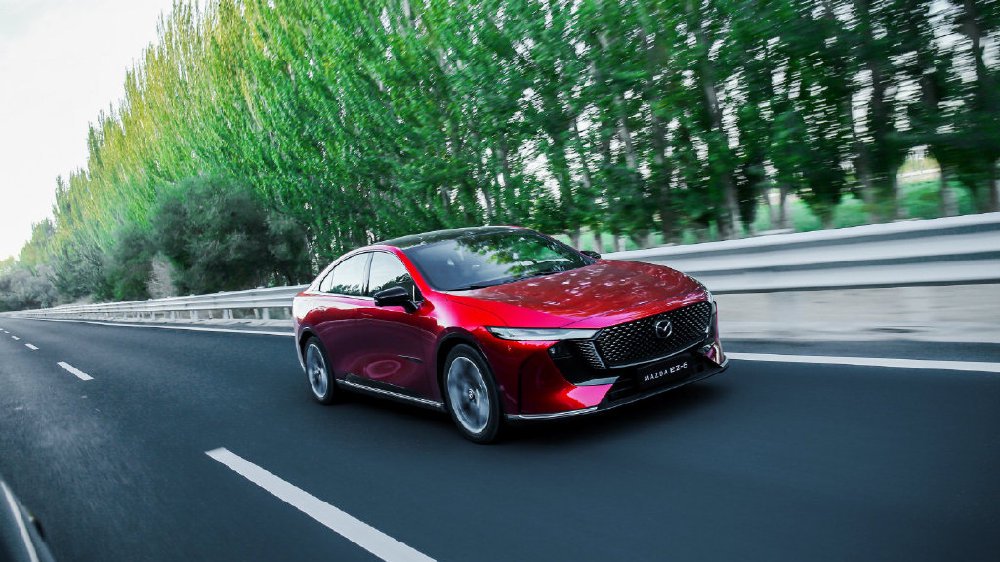 马自达EZ-6推“掀桌价”：不到10万也能买一台B级车！