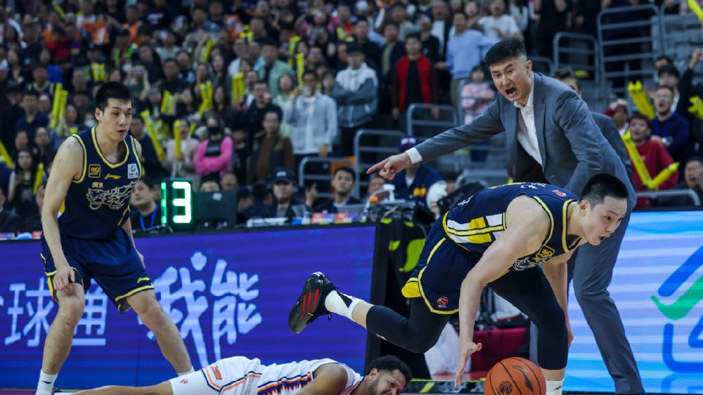 广东23分上海进八强，但却输了人