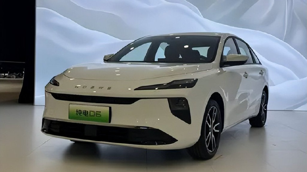 续航达成率116%？荣威D6上市：450/520km可选，7.98万起售！