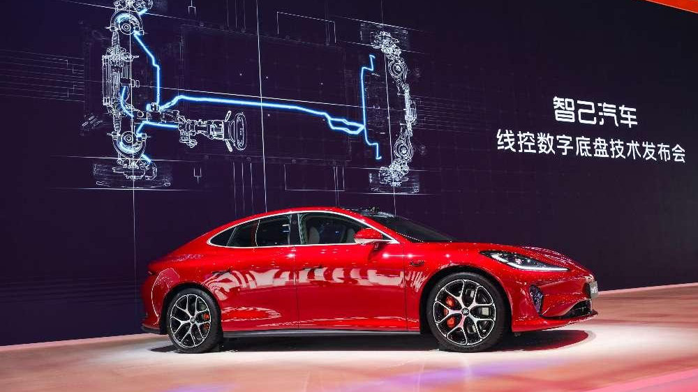 智己汽车发布线控数字底盘技术，开启“具身智能”新时代