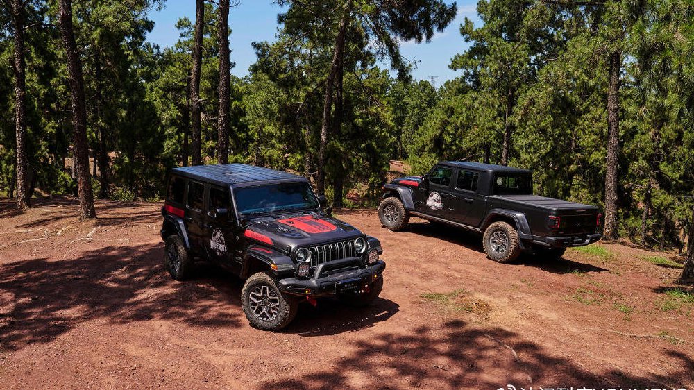 Jeep再跨界，牧马人与角斗士侏罗纪世界探索版正式发布