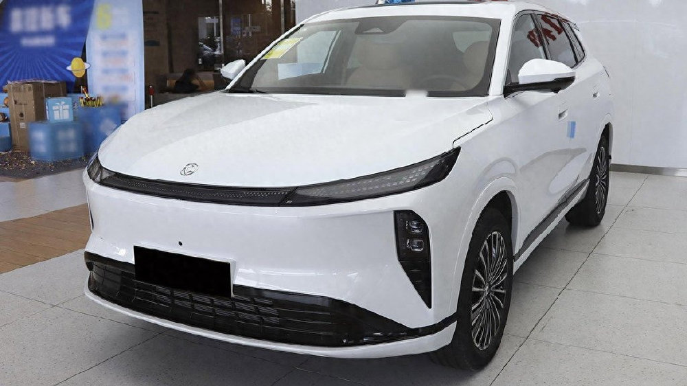 东风全新混动SUV，风神L8将上市，车长4762mm，纯电续航185km