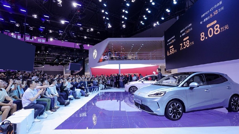 MG4成都车展上市，半固态电池首入10万级市场