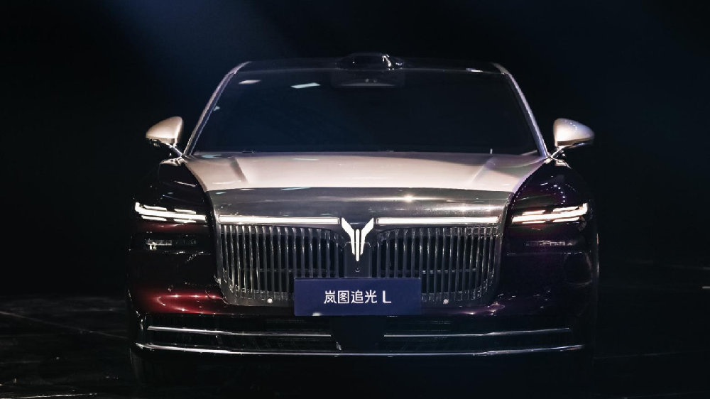 实现全球混动轿车最长的410公里纯电续航，半月一充的岚图追光L开启预